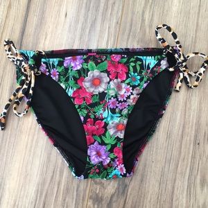 Victoria’s Secret bikini bottom floral cheetah s